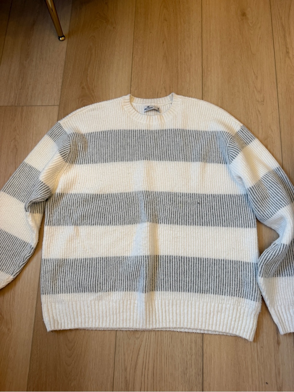 Hollister Men's Striped Crewneck Sweater - White & Light Gray